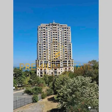アパート Beautiful Panorama View 2 Bedroom Apartment Burgas ブルガス